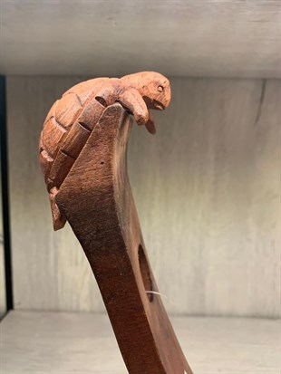 Kaplumbağalı Ahşap Şaraplık / Şişe Standı (34 cm) - Miamantra