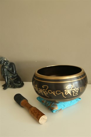 Yastık ve Tokmak Hediyeli Tibet Ses Çanağı Seti - Buda Motifli - 16 cm / Meditasyon Çanı, Yoga Çanı, Singing Bowl, Tokmaklı Set - Miamantra